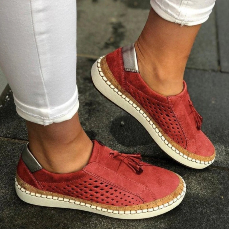Lightweight Slip-On Shoes for Women – Everyday Comfort and Easy Style