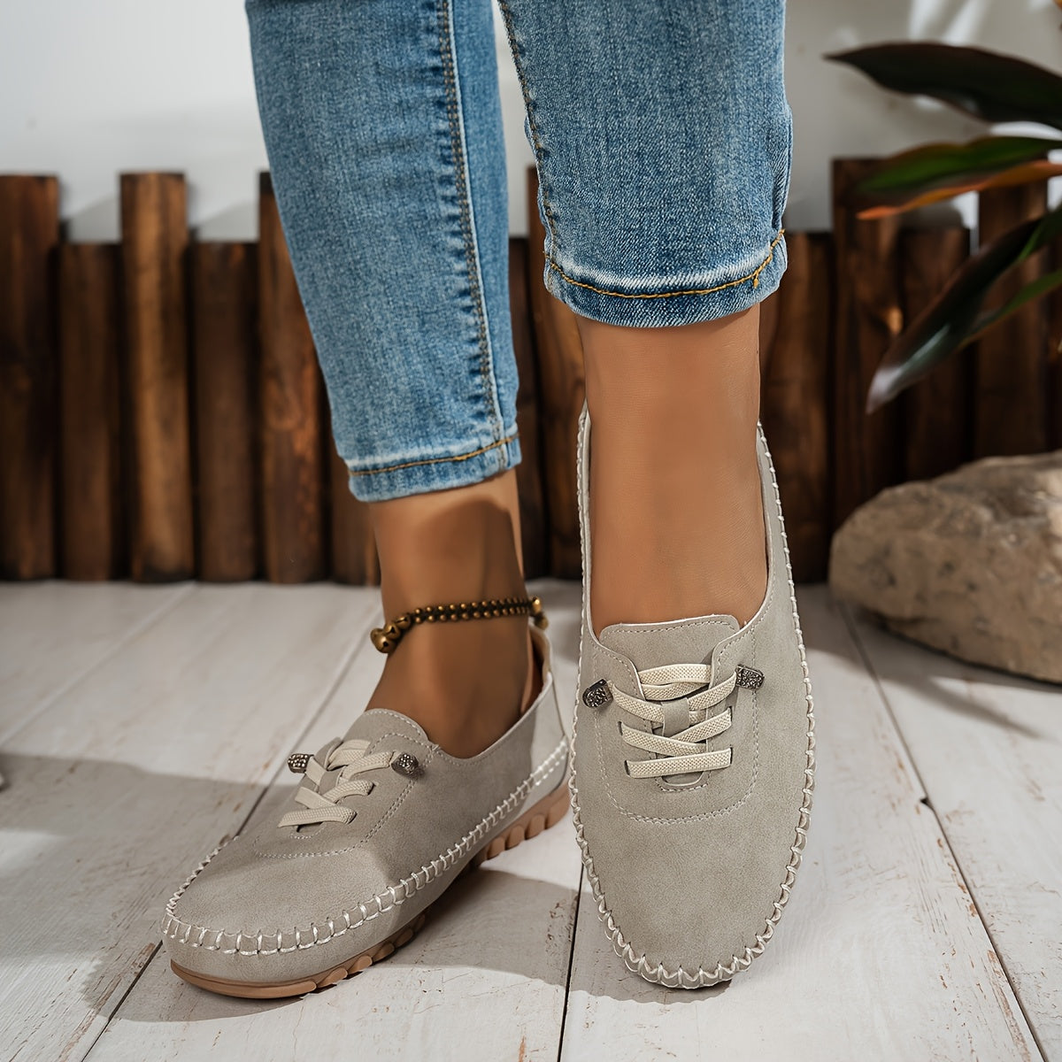 Women's slip-on with full support, perfect for sensitive feet