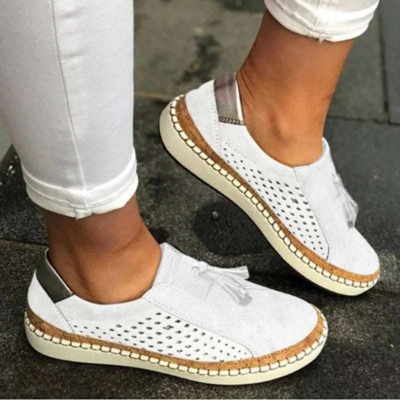 Lightweight Slip-On Shoes for Women – Everyday Comfort and Easy Style