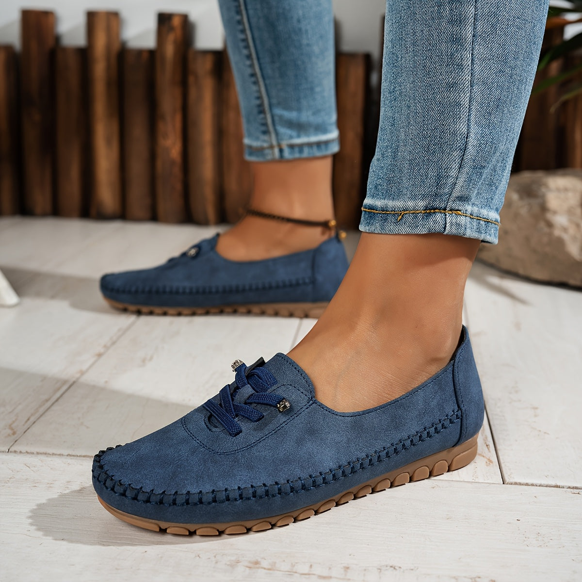 Women's slip-on with full support, perfect for sensitive feet
