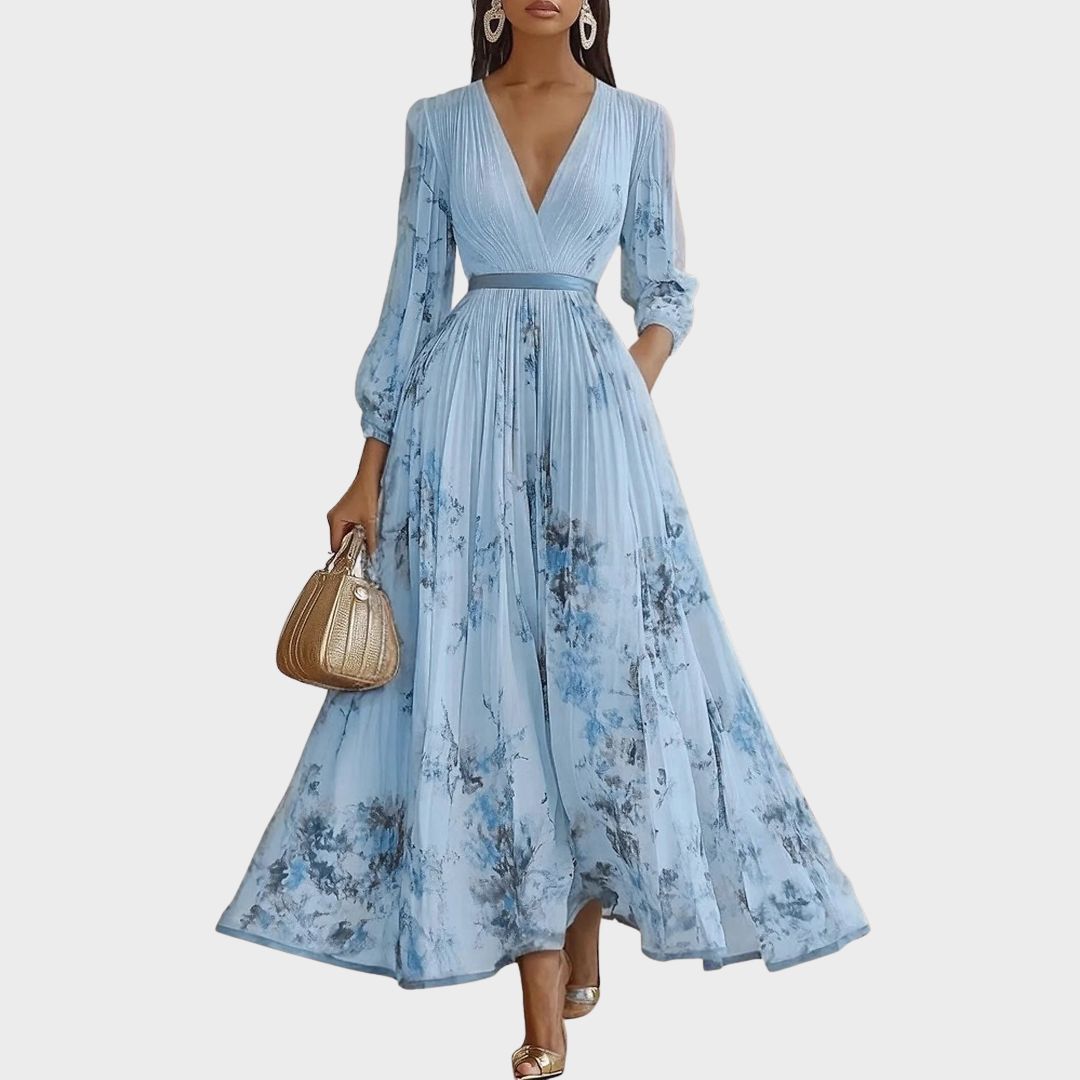 Feminine Pleated Maxi Dress, Elegant Style and Timeless Design