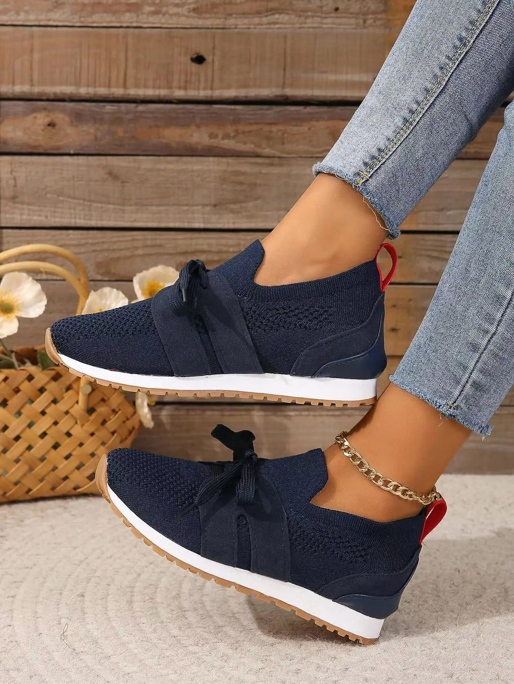 Women’s Sneakers with a Modern Design and Everyday Comfort