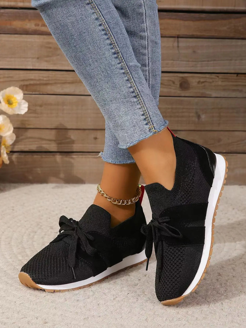 Women’s Sneakers with a Modern Design and Everyday Comfort
