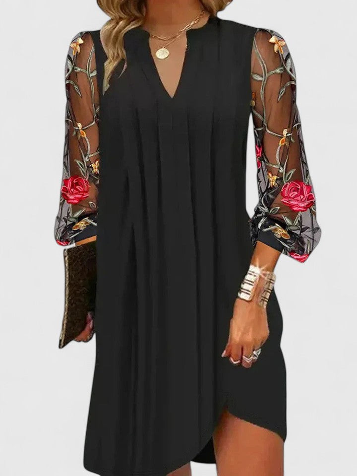Feminine Mini Dress with Refined Style – Elegant and Modern Look
