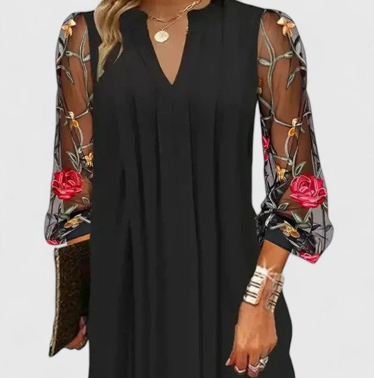 Feminine Mini Dress with Refined Style – Elegant and Modern Look