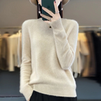"Ravikna genser i myk cashmere for kvinner, beige farge, langermet og tidløs design for høsten."